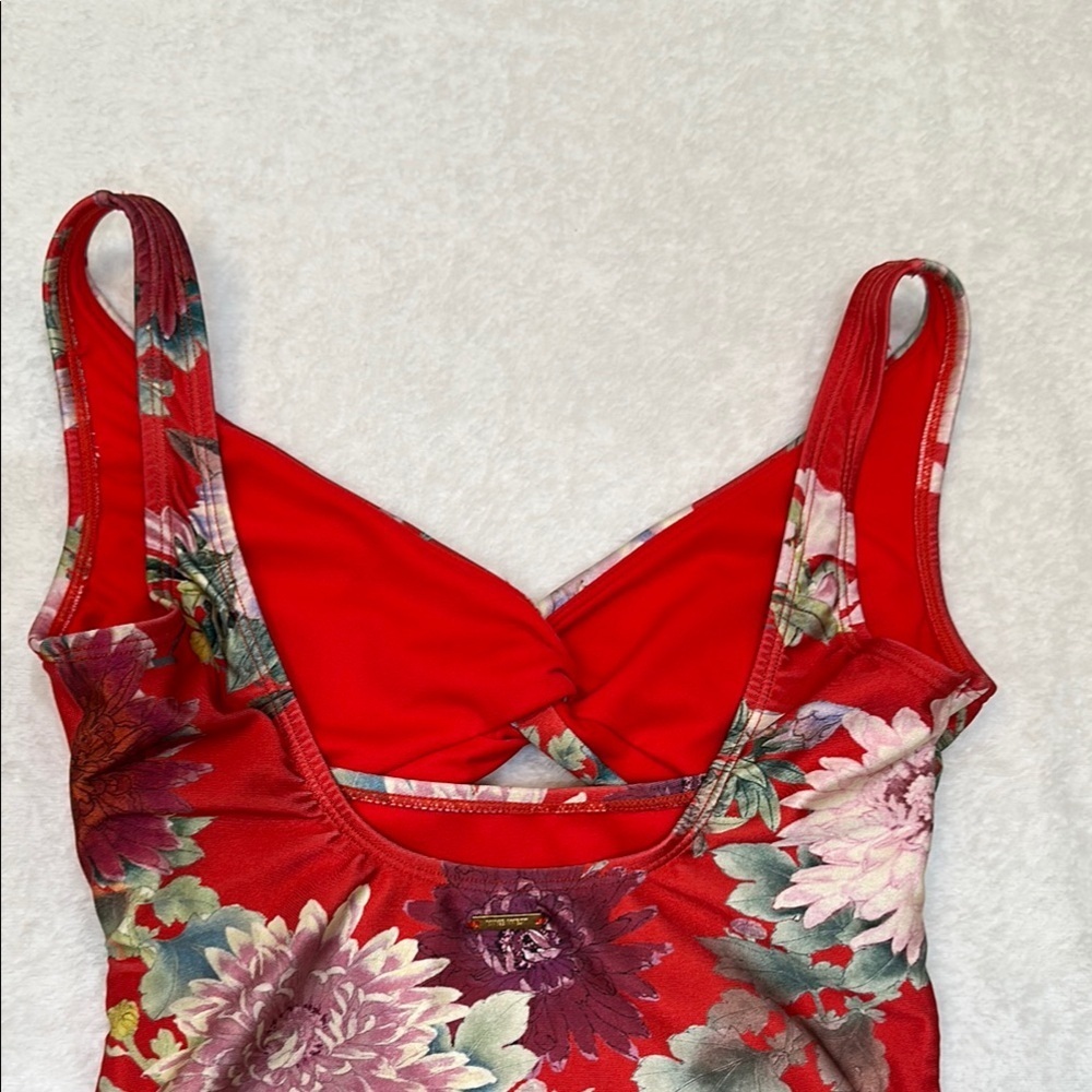 Nine West Red Floral One Piece V-Neck Swimsuit in Size S - Picture 8 of 9